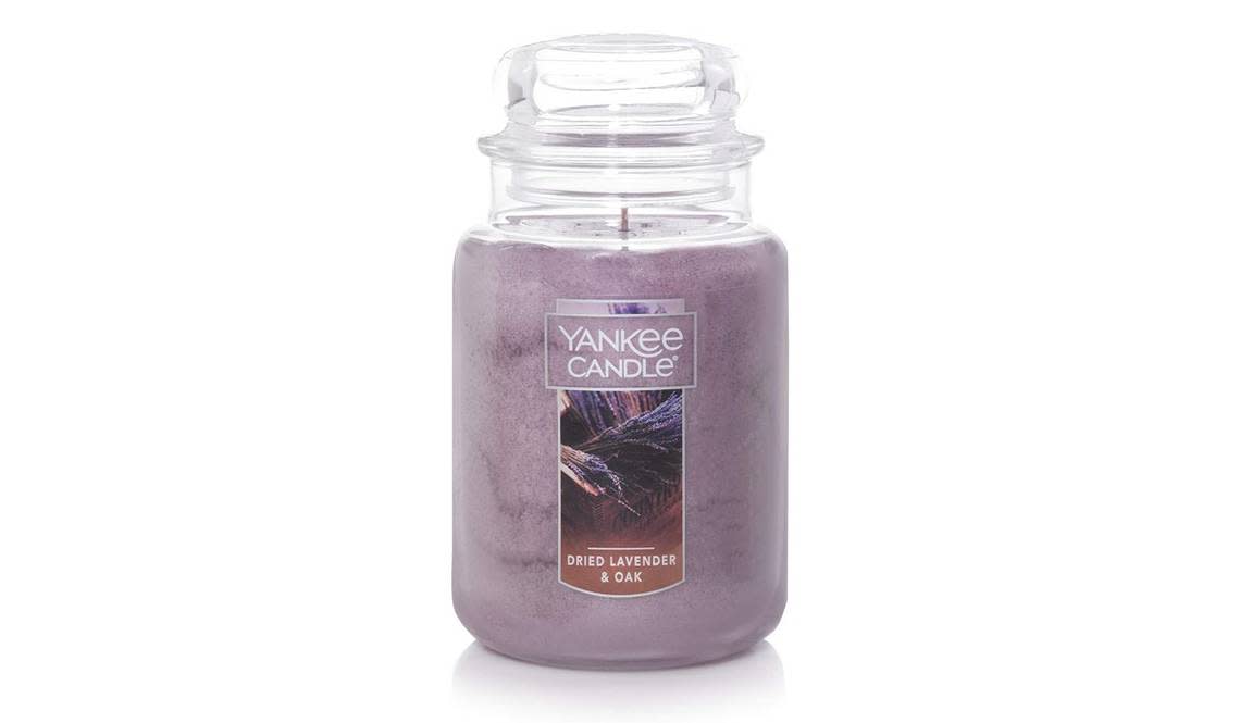 The soothing scent of lavender combines with patchouli in this candle for a natural woodsy appeal.