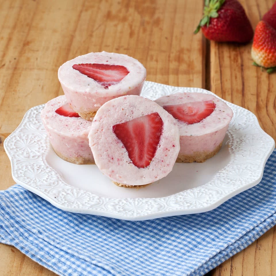 Strawberry Fro-Yo Cupcakes