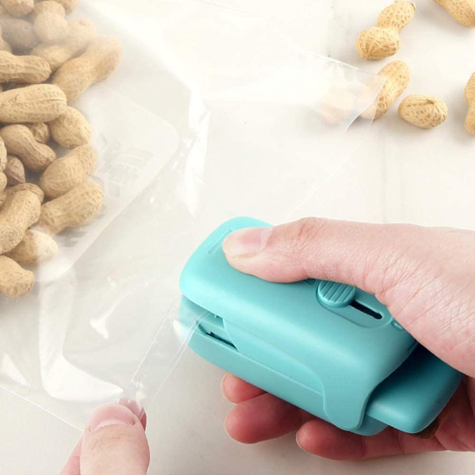 Seal freshness in seconds with the EZCO 2-in-1 Sealer and Cutter. Image via Amazon. 