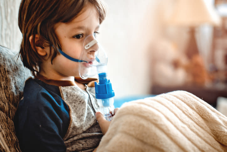 Las nebulizaciones serían una de las formas de tratar la fibrosis quística. Foto: anandaBGD/Getty Images