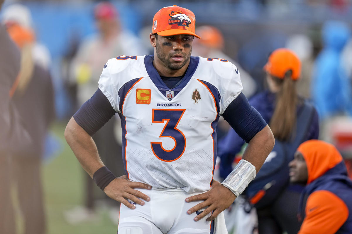 Keeler: Russell Wilson, Broncos still look like they're in preseason mode.  Yo, Nathaniel Hackett? Maybe blowing off August wasn't such a good idea  after all.