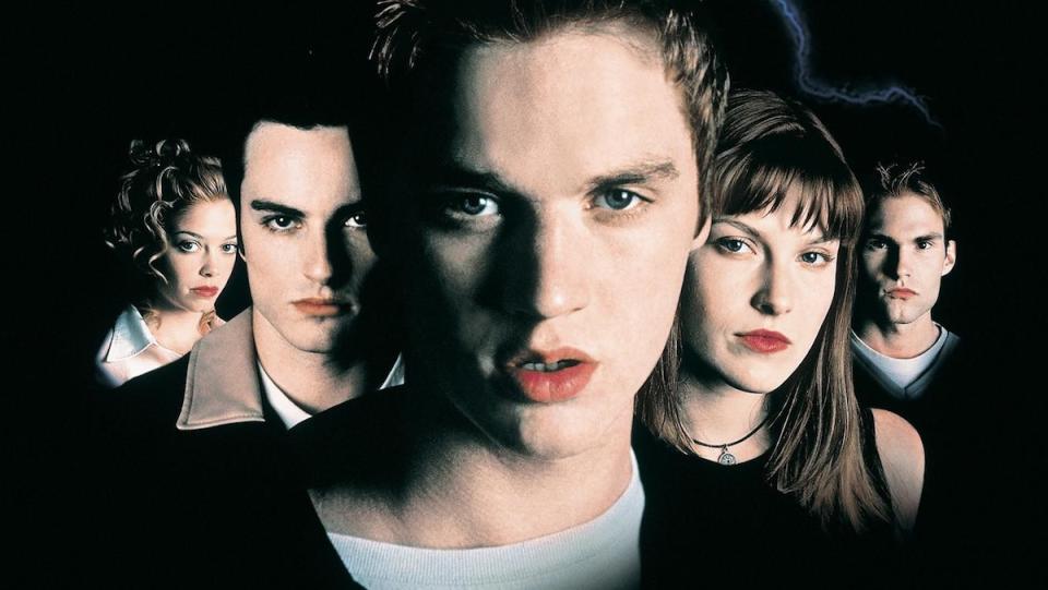 The five main characters in a poster for Final Destination