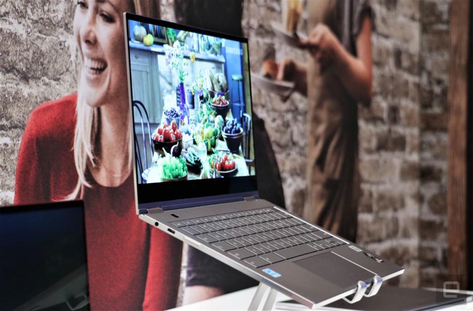 Samsung Galaxy Chromebook hands-on at CES 2020