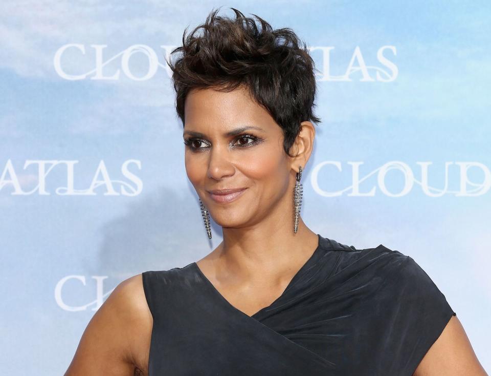 Bond-Girls sind immer begehrte Wesen, deshalb musste Halle Berry gleich mehrfach vor männlichen Stalkern beschützt werden. Einer brach sogar in ihr Haus ein und wurde 2011 dafür zu einer Gefängnisstrafe verurteilt. (Bild: Andreas Rentz/Getty Images)