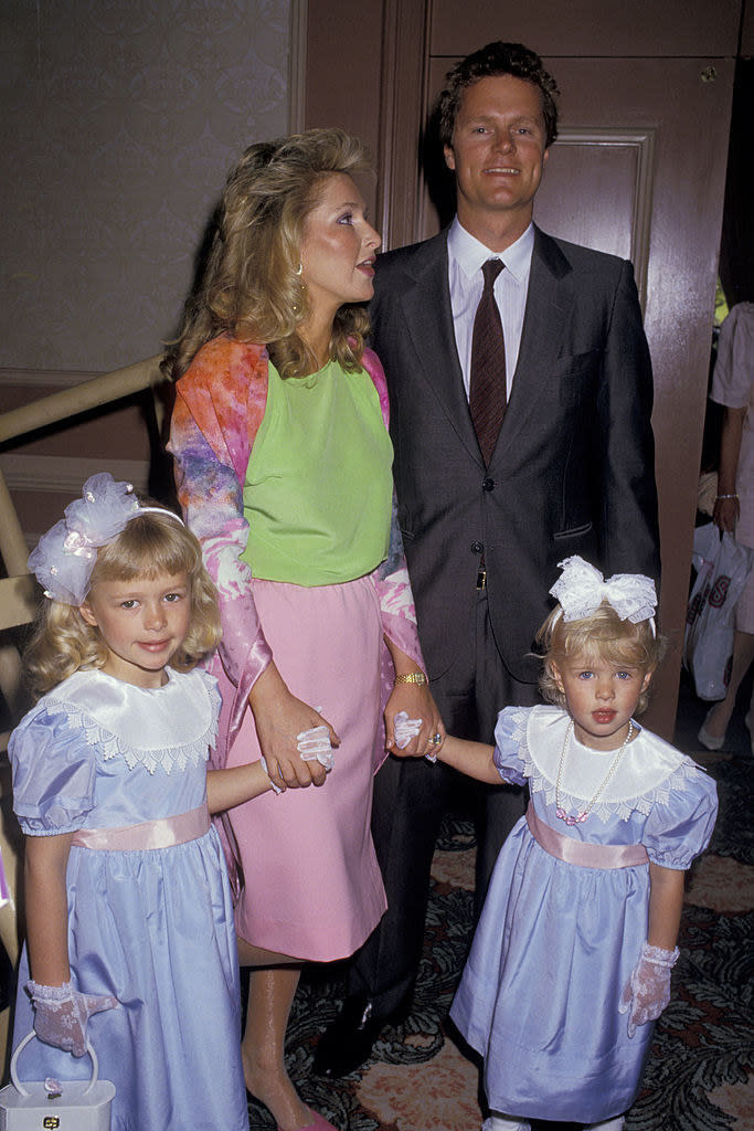 Paris is with her family in a princess dress in 1987