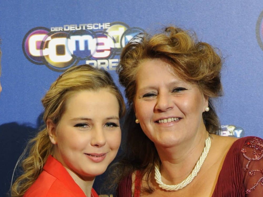 Silvia Wollny (r.) mit ihrer Tochter Lavinia im Jahr 2013 in Köln. (Bild: imago/Horst Galuschka)