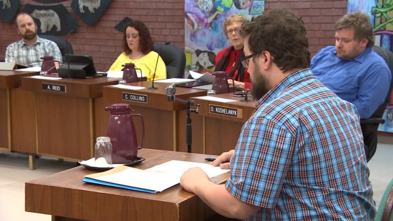 Angry parents sound off at Winnipeg School Division board meeting over cuts to bus service