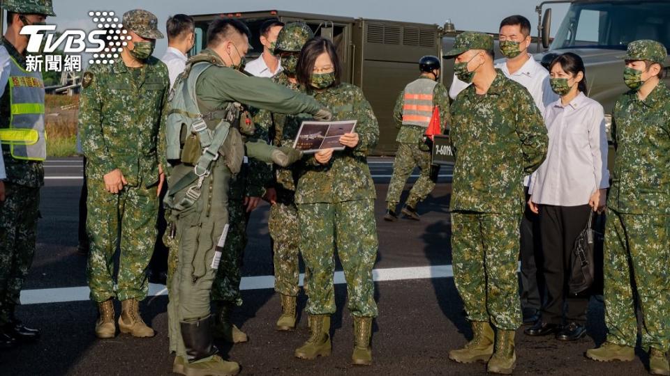 阿博多認為台灣軍事預算難以與中國抗衡。（圖／總統府提供）