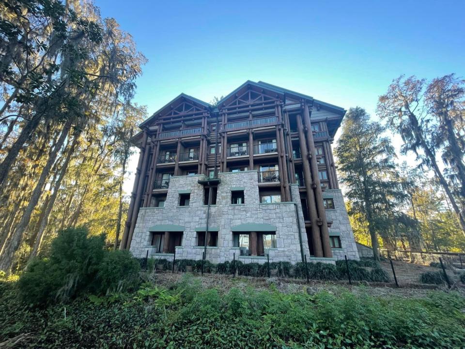 exterior view of wilderness lodge resort at disney world