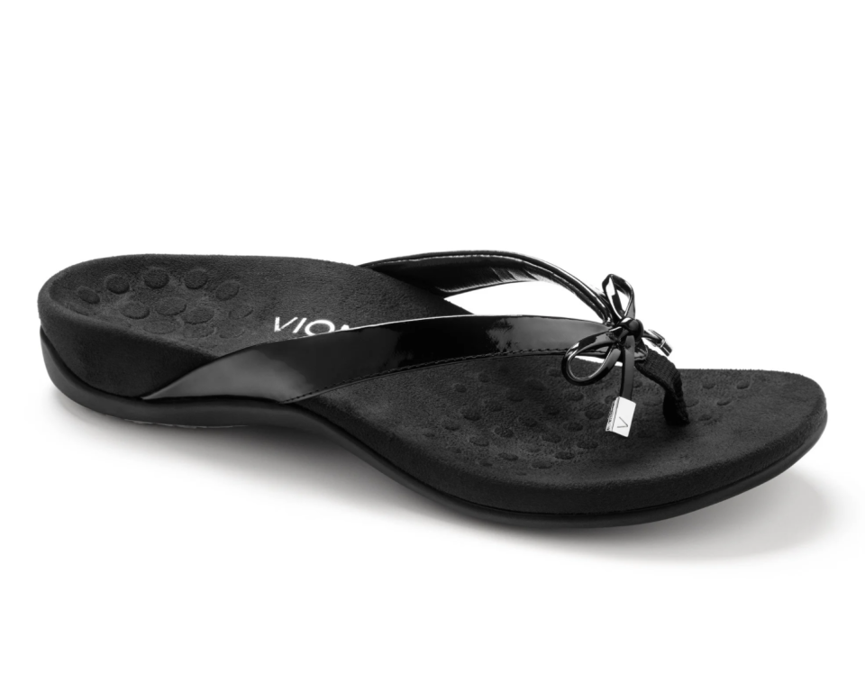 4) Vionic Orthaheel Bella Toe Post Sandal