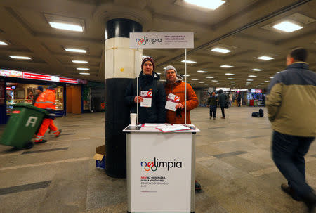 Activists of the opposition Momentum Movement collect signatures to force a referendum on the country's Olympic plans as Budapest bids for the 2024 Olympic Games, in central Budapest, Hungary, January 31, 2017. REUTERS/Laszlo Balogh