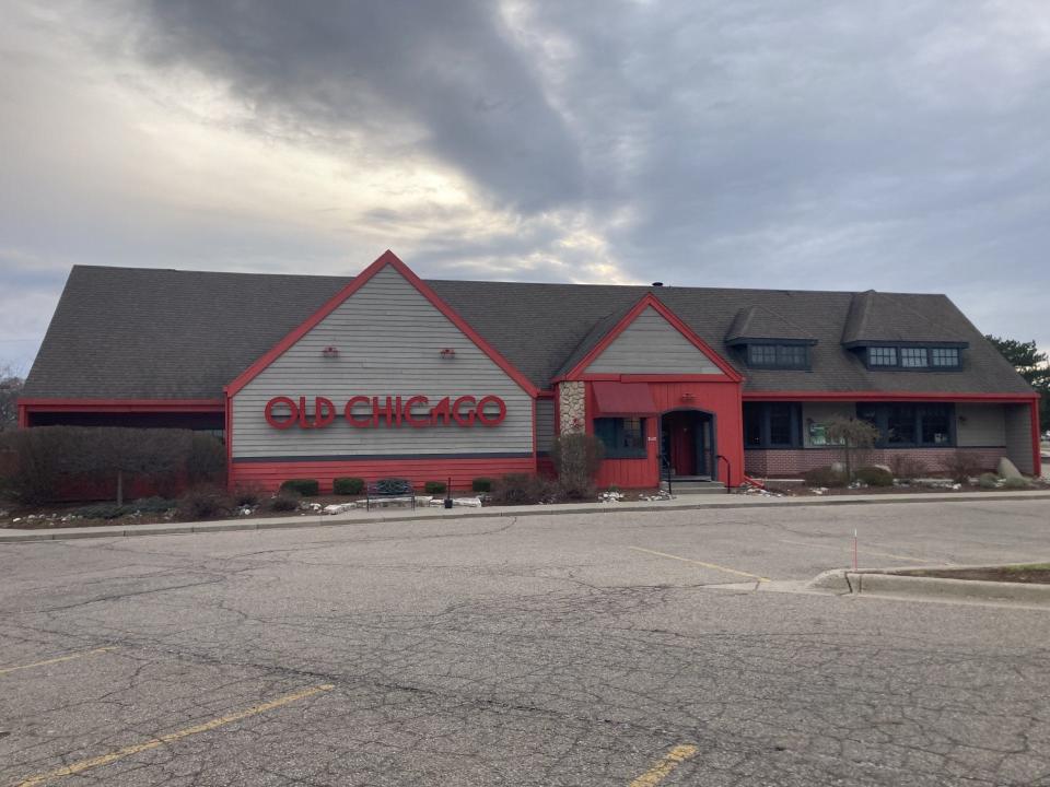 Old Chicago Pizza + Taproom closed its Meridian Township location on West Grand River Avenue earlier this month.