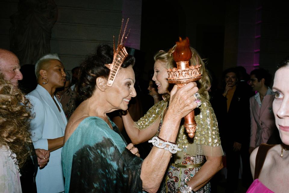 Daniel Arnold’s Spontaneous Snapshots of the Scene at the 2019 Met Gala