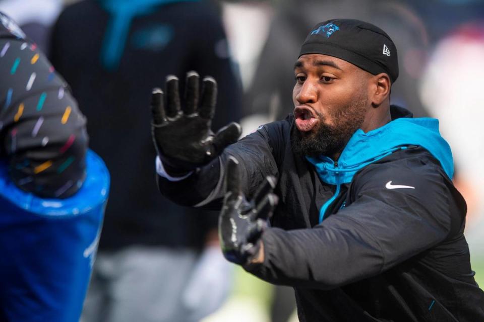 Panthers outside linebacker Haason Reddick runs through defensive drills before the game against the Giants at MetLife Stadium on Sunday, October 24, 2021 in Rutherford, NJ.