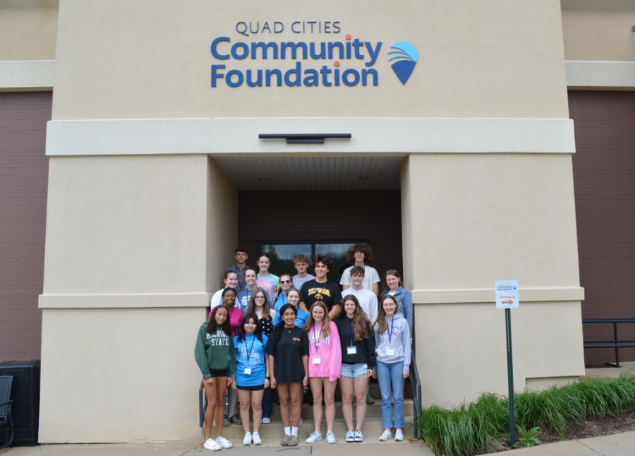 The group of high school students in this year’s Teens for Tomorrow of the QC Community Foundation.