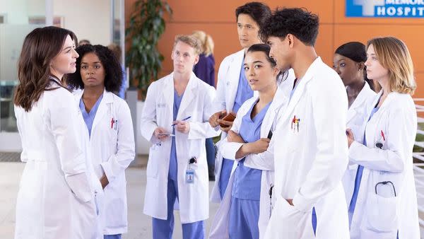  Some of the cast of Grey's Anatomy gather for a briefing in season 20. 