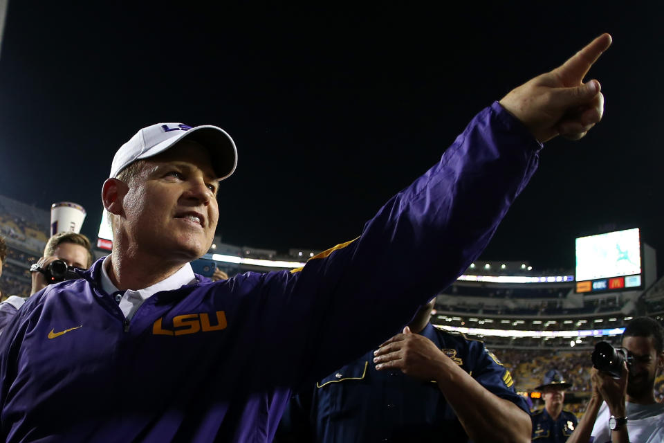 Les Miles is looking to get back into coaching, and he has a personal relationship with Kansas athletic director Jeff Long. (Getty)
