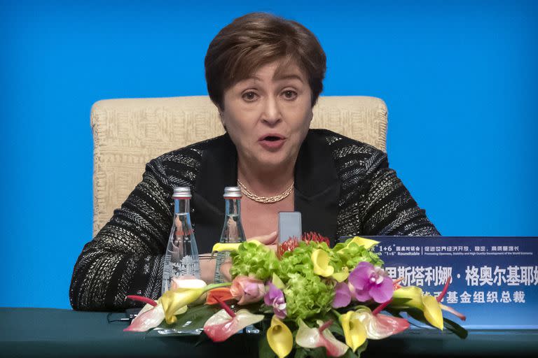 La directora gerente del Fondo Monetario Internacional,  Kristalina Georgieva, dijo que Silvina Batakis estaba dispuesta a seguir con el plan que firmó con la entidad el ministro de Economía saliente, Martín Guzmán. (Foto AP/Mark Schiefelbein, file)