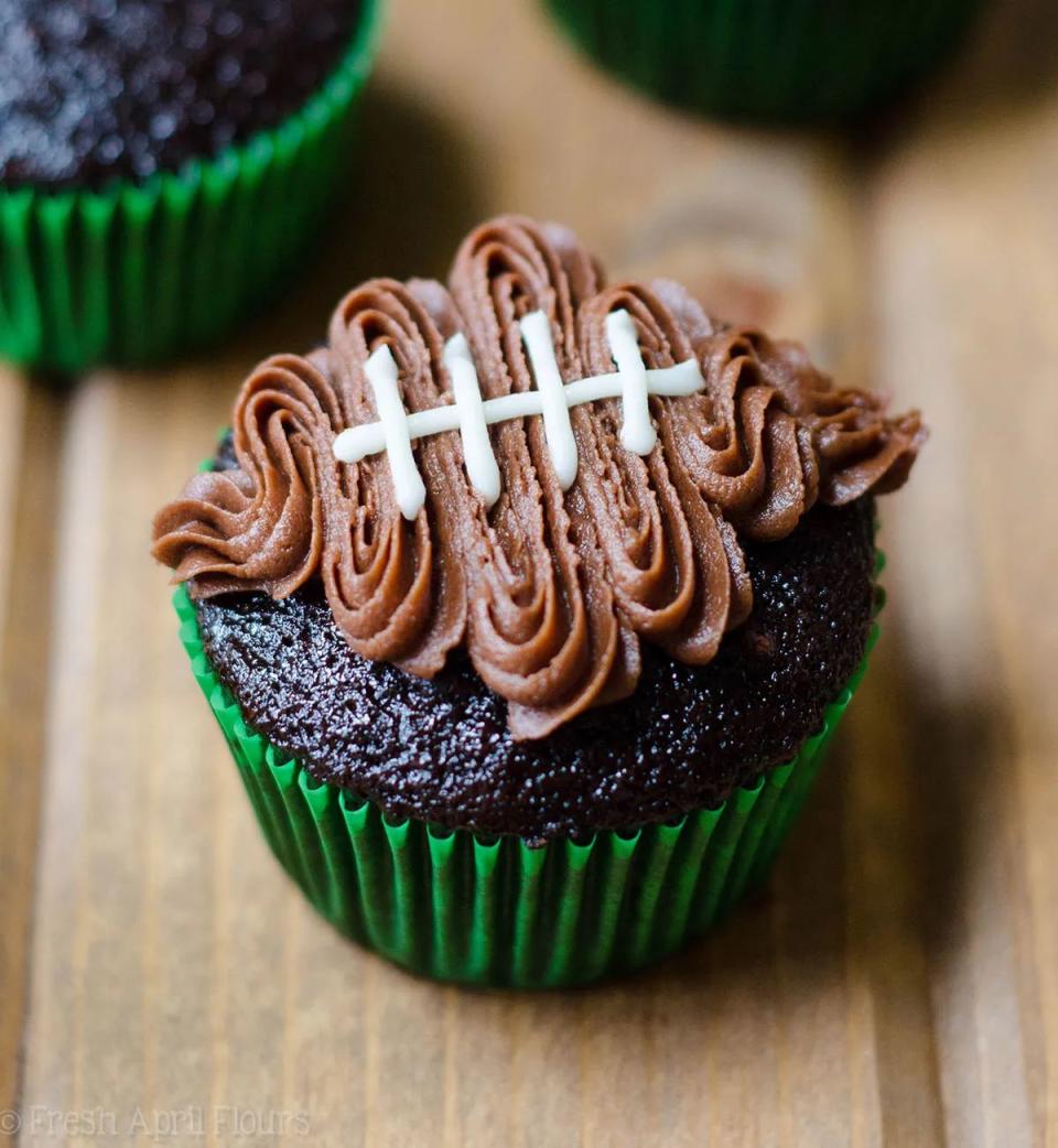 18) Football Cupcakes