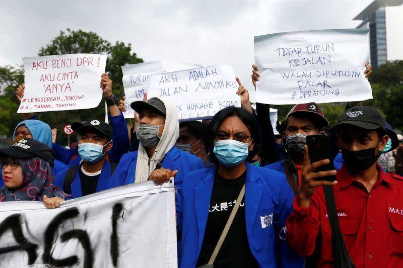 University students protest against the government's labor reforms bill in Jakarta