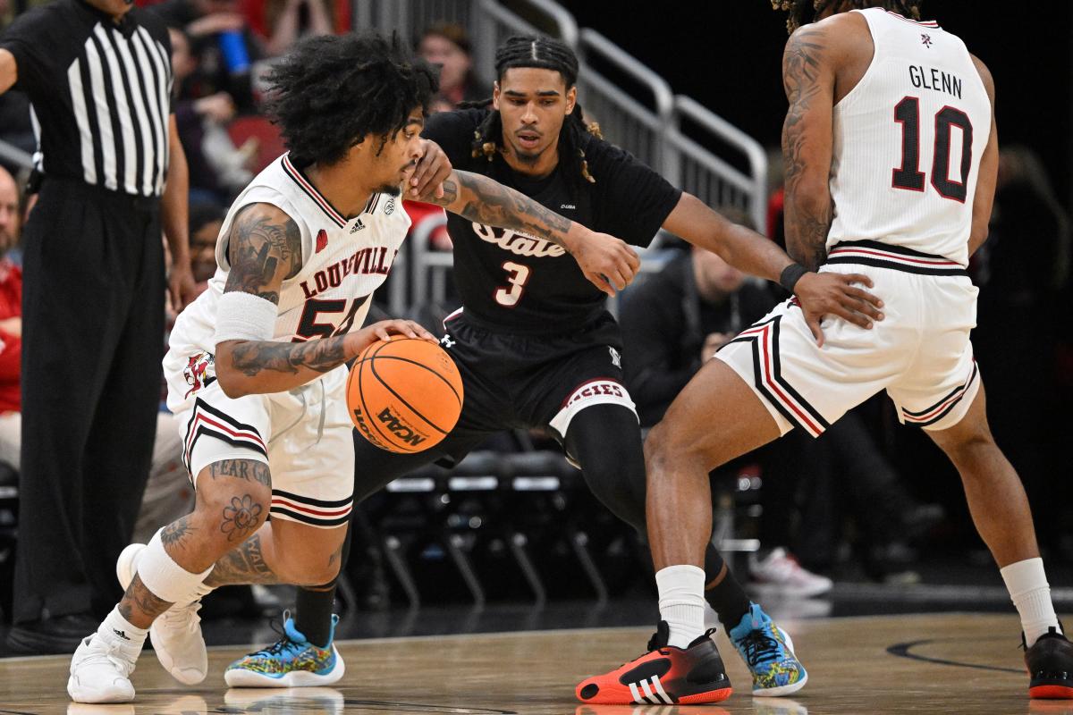 Louisville men's basketball is having the worst year ever