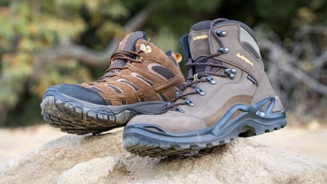 Verwaand Manoeuvreren Scheiding Best Hiking Boots: Merrell Vs. Lowa? [Video]