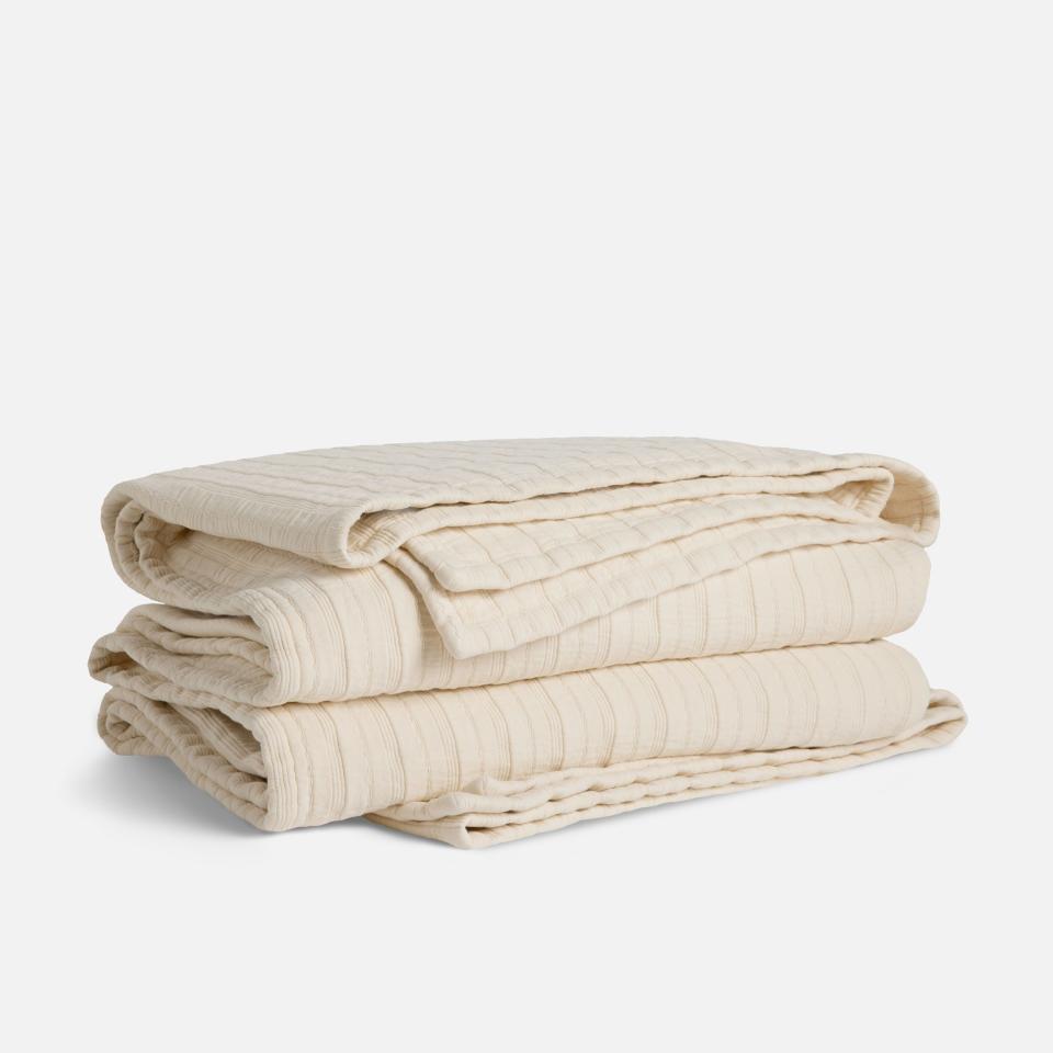 <p><a href="https://go.redirectingat.com?id=74968X1596630&url=https%3A%2F%2Fwww.brooklinen.com%2Fproducts%2Forganic-cotton-quilt&sref=https%3A%2F%2Fwww.elle.com%2Ffashion%2Fshopping%2Fg60471342%2Fbest-quilts%2F" rel="nofollow noopener" target="_blank" data-ylk="slk:Shop Now;elm:context_link;itc:0;sec:content-canvas" class="link ">Shop Now</a></p><p>Organic Cotton Quilt</p><p>brooklinen.com</p><p>$237.15</p>