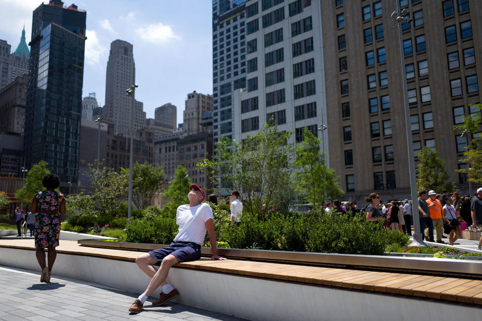 Elevated park opens at WTC site, overlooks 9/11 memorial