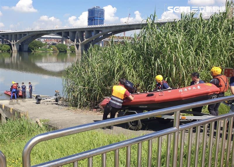 北市光復橋墜橋。（圖／翻攝畫面）