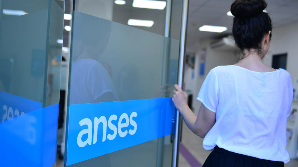 ANSES reveló los montos y fechas de cobros para beneficiarios de la Tarjeta Alimentar y la AUH