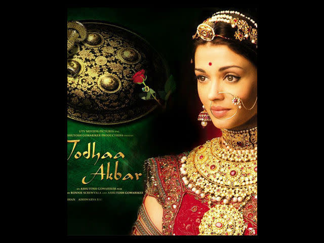 <b>4. Jodha Akba</b>r <br>Why mention Jodha Akbar which was more of a period film, one may wonder? That is until you ask a jeweller what kind of demand this film sparked for ‘Kundan’ neckpieces and ‘jadau jewellery”. And not just for women, Hrithik inspired classy yet minimal jewellery for men had its takers too. Imitating a breath-taking Aishwarya Rai, who depicted the Rajputana valor in her gorgeous Red and Green lehenga, many brides walked down the aisle and said ‘I do’ in exact same replicas, that year.