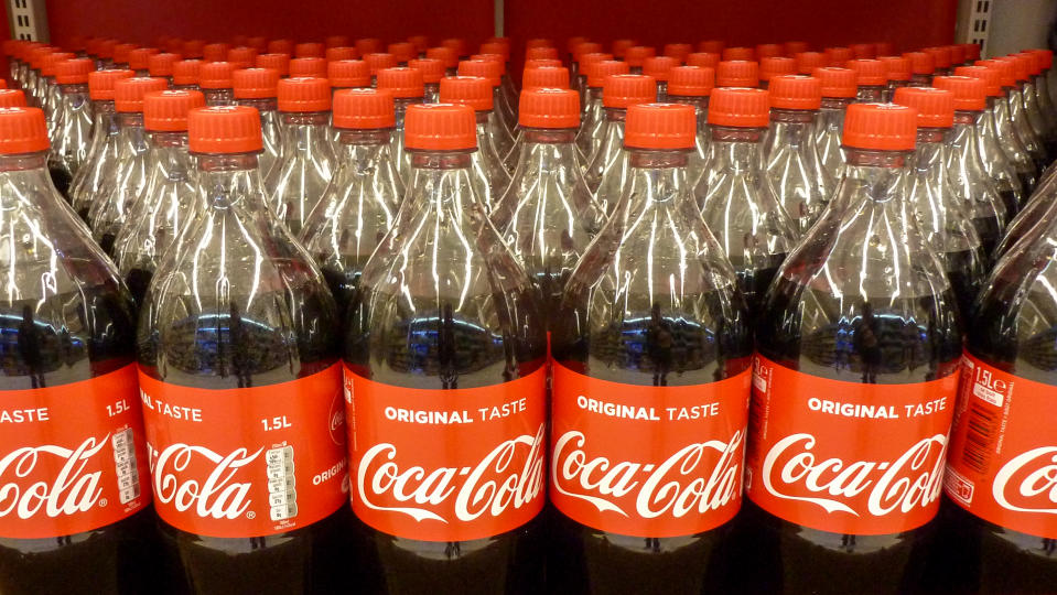 MARSEILLE, FRANCE - 2020/06/26: Coca-Cola bottles seen in a Carrefour supermarket in Marseille. James Quincey, the CEO of the global giant announced in a statement that the Coca-Cola firm had in turn stopped advertising on social networks for 30 days to protest against hatred and racism on social networks. (Photo by Denis Thaust/SOPA Images/LightRocket via Getty Images)