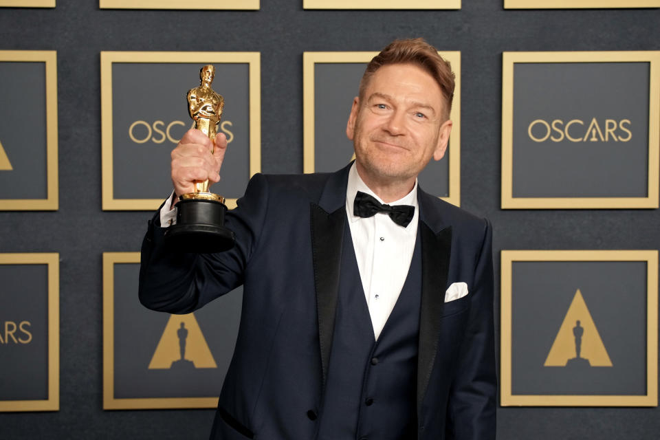 Kenneth Branagh, after winning the Oscar for Original Screenplay for Belfast in 2022. (Photo by Jeff Kravitz/FilmMagic)