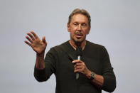 <p>Larry Ellison, Gründer von Oracle, gehört nicht nur zu den reichsten Menschen der Welt, er ist auch einer der größten Philanthropen des Planeten. Als Mitglied der Giving-Pledge-Kampagne hat er sich dazu verpflichtet, 95 Prozent seines Vermögens zu spenden. Ellison weiß, wie es ist, auf Hilfe angewiesen zu sein. Als Kind wurde er von seiner Tante und seinem Onkel adoptiert. Mit zwölf Jahren fand er heraus, dass seine Eltern nicht seine Eltern waren. Seine leibliche Mutter traf er erst mit 48 Jahren wieder. Nach dem Abbruch des Colleges ging er etlichen Berufen nach, bevor er 1977 schließlich Oracle gründete. (Foto: Getty) </p>