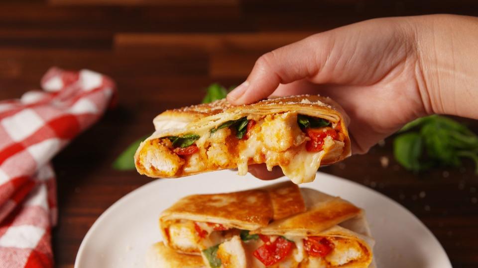 chicken parm crunchwrap