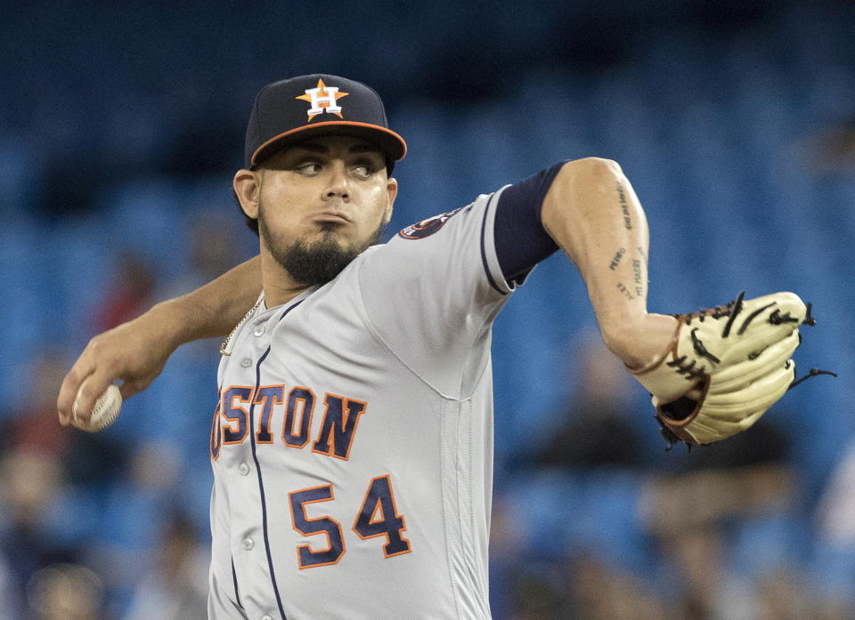 Roberto Osuna agrees to peace bond in his assault case in Toronto. (AP)