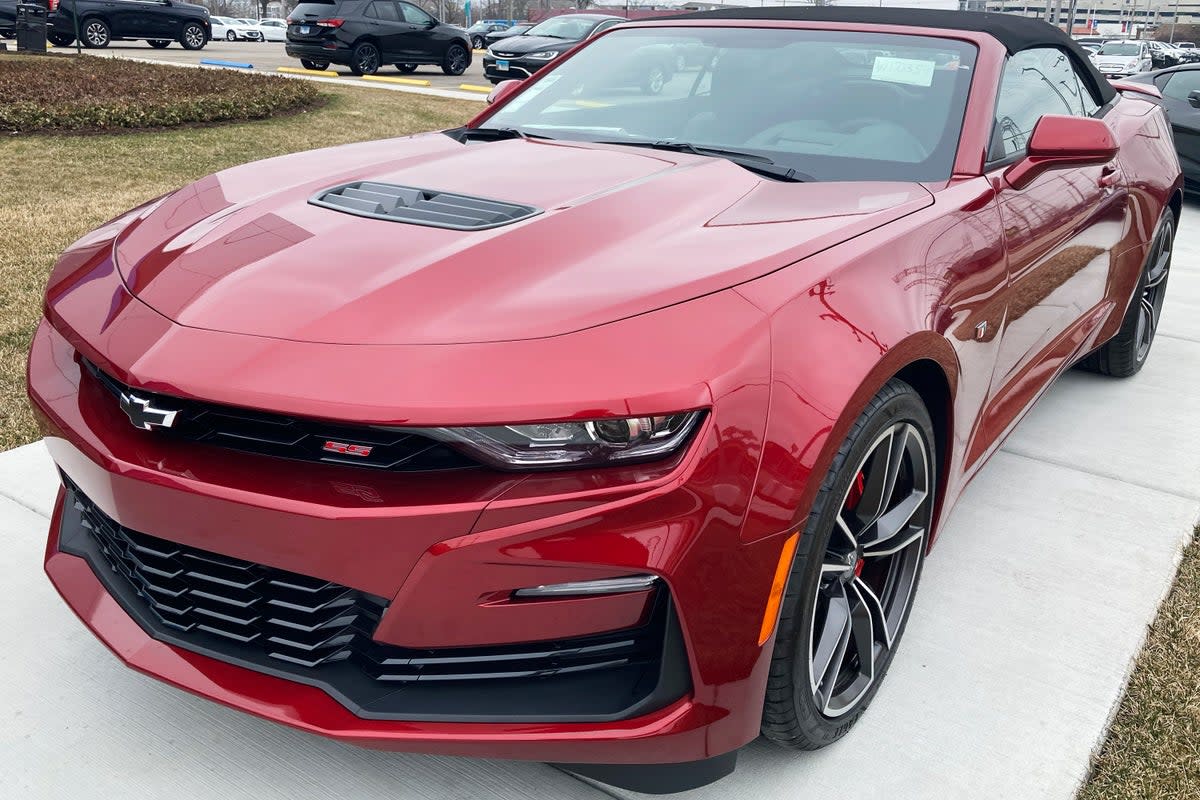 GM CAMARO (AP)