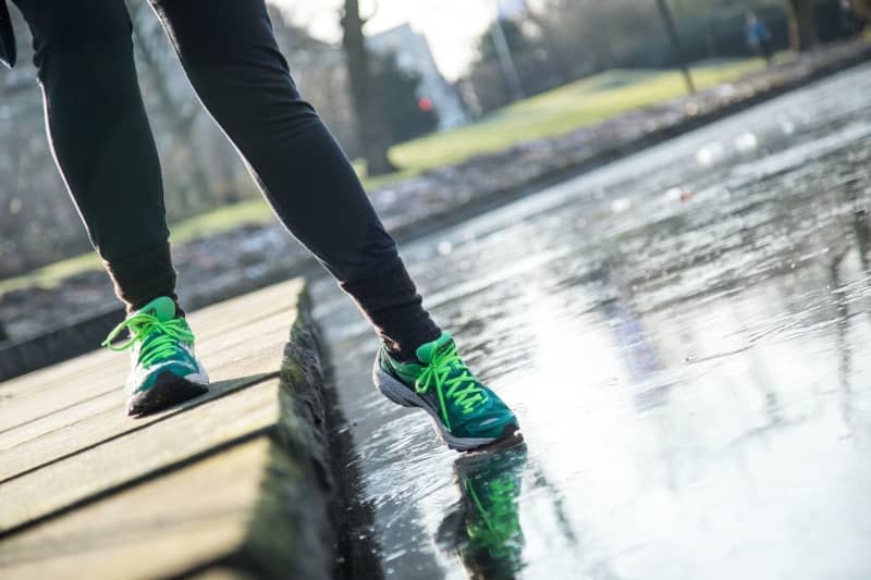 If the ice doesn't hold you, then you have just minutes to make it out of the icy water before your entire body starts to shut down. Numb limbs, heavy winter clothes and possible underwater currents won't help. Christin Klose/dpa