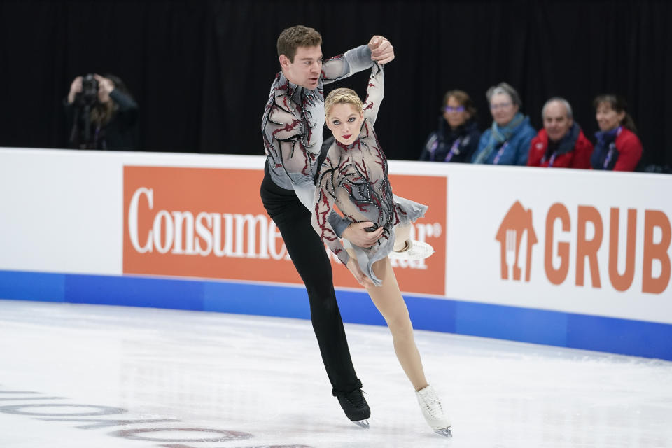 Alexa Knierim and Brandon Frazier compete in the pairs short program at the U.S. figure skating championships in San Jose, Calif., Thursday, Jan. 26, 2023. (AP Photo/Godofredo A. Vásquez)