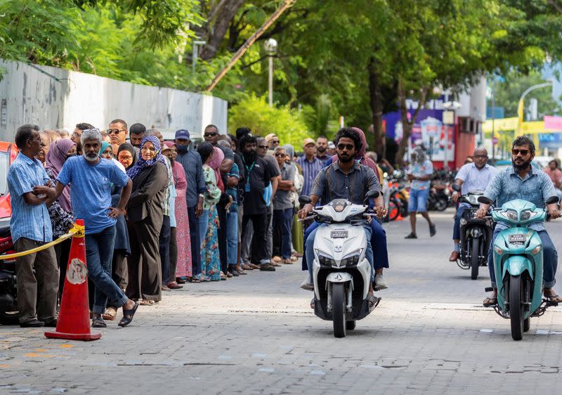 Maldives hold second round of a presidential election in Male
