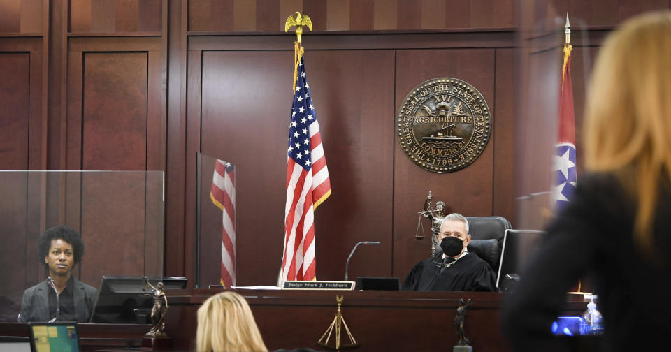 Forensic Psychologist Rena Isenin answers questions to Prosecutor Jan Norman, without the jury in court, day four of the mass murder trial at Justice A.A. Birch Building in Nashville, Tenn., Thursday, Feb. 3, 2022. (Stephanie Amador/The Tennessean via AP, Pool)