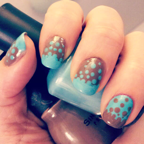 <div class="caption-credit"> Photo by: @alexmarial</div>We love @alexmarial's spotted blue and brown mani.