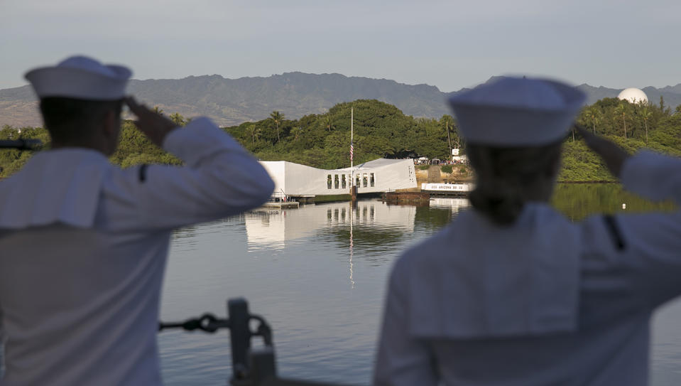 Ceremonies commemorate 75th anniversary of attack on Pearl Harbor