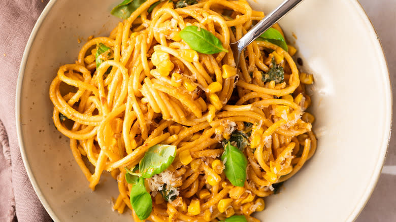 spaghetti with corn and basil