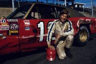 Mit Nebenrollen musste sich Bridges fortan nicht mehr begnügen. Im Biopic "Der letzte Held" war er als NASCAR-Fahrer zu sehen ... (Bild: Koch Media GmbH)