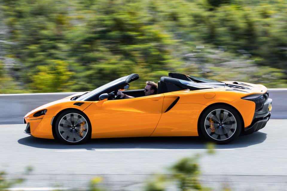 2025 mclaren artura spider