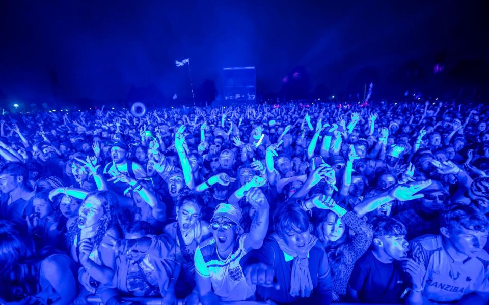 Full-blast: a capacity crowd watch the Chemical Brothers headline the Obelisk stage on Saturday night - Guy Bell/Alamy Stock Photo