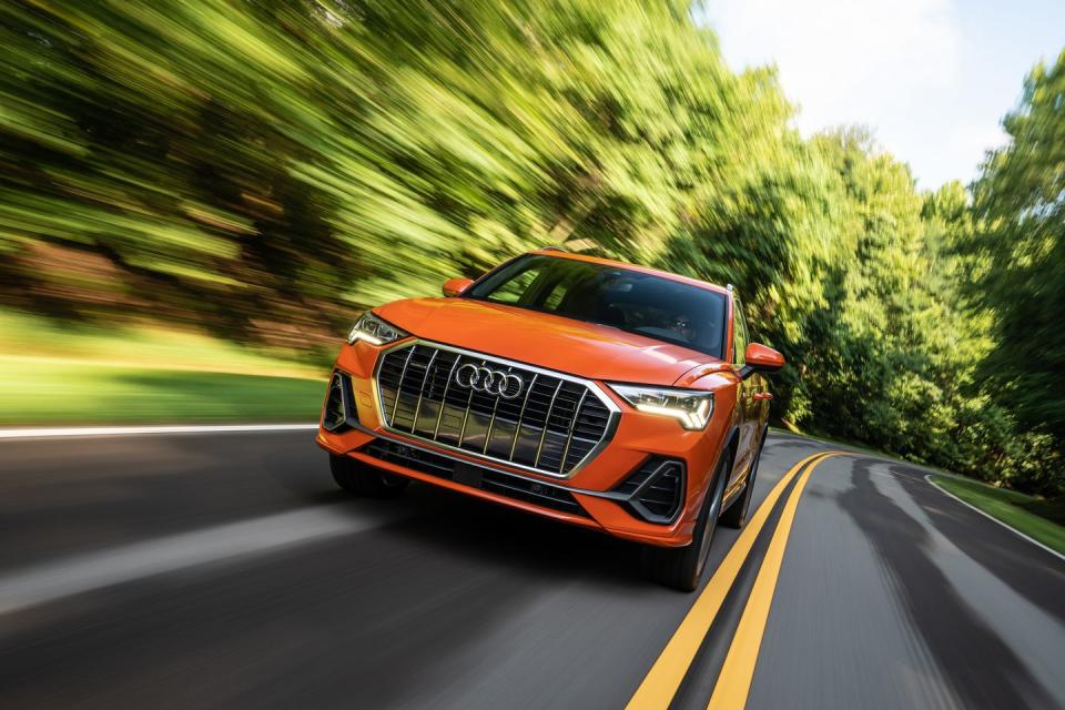 View Photos of the 2019 Audi Q3