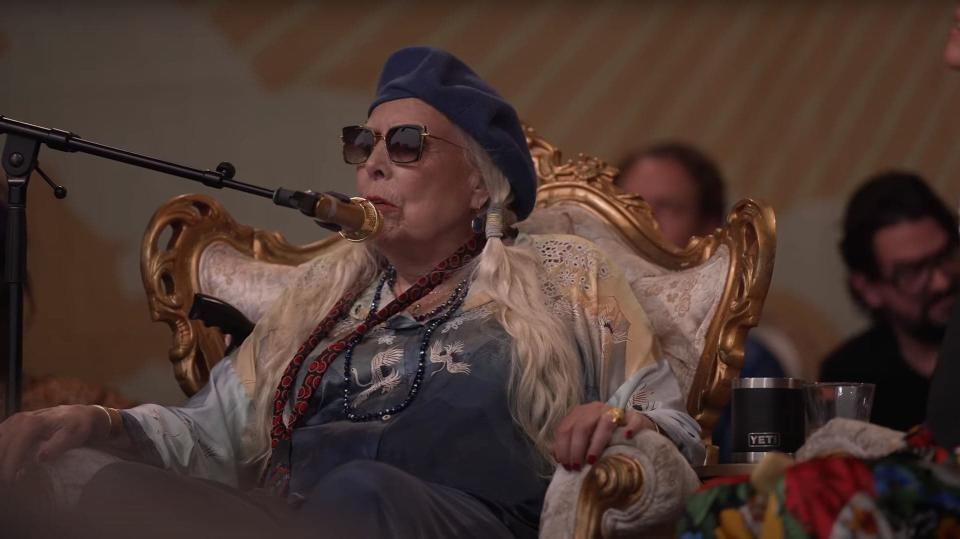 Joni Mitchell au Newport Folk Festival, le 24 juillet 2022 - Capture d'écran YouTube - Newport Folk Festival