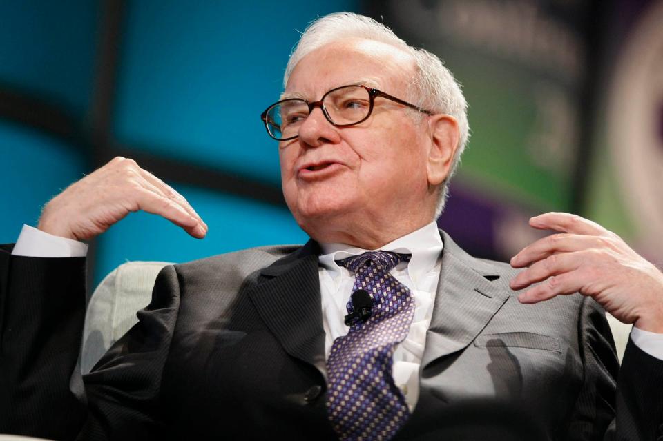 Warren Buffet hat im aktuellen Markt Apple-Aktien nachgekauft.